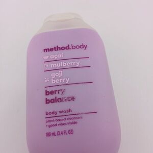 Body Berry Balance Body Wash - Purple